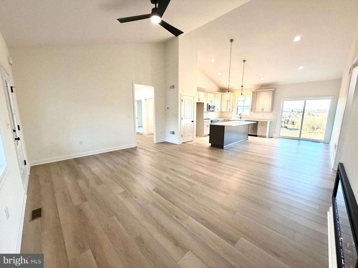 663 Curtis Drive photo 3