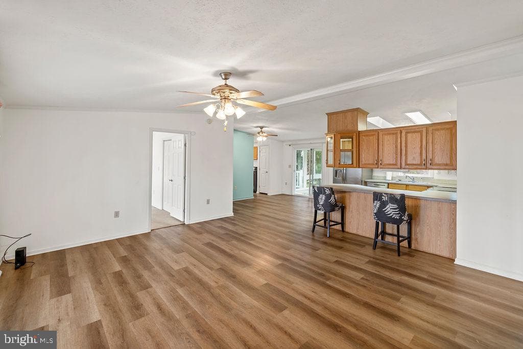 602 Pine Tree Lane photo 4