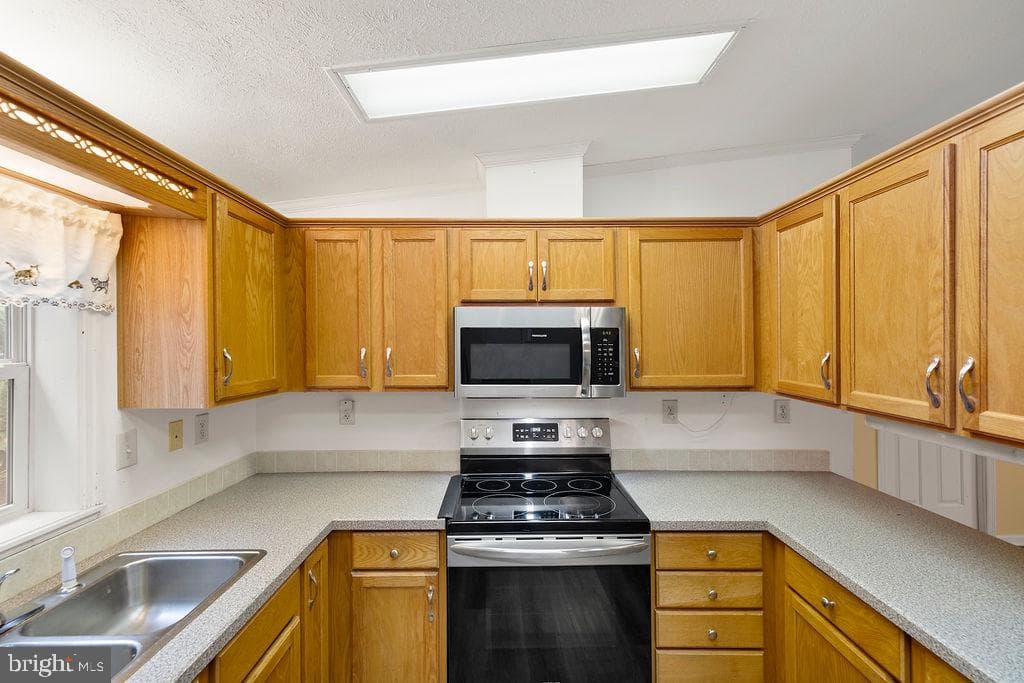 602 Pine Tree Lane photo 8