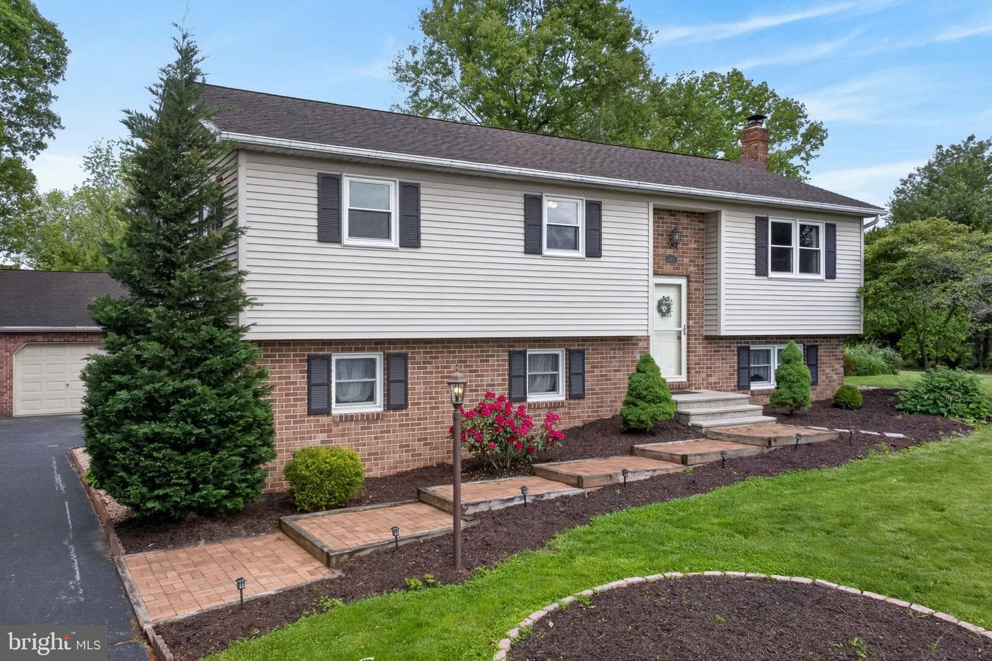 140 Hamilton Drive photo 3