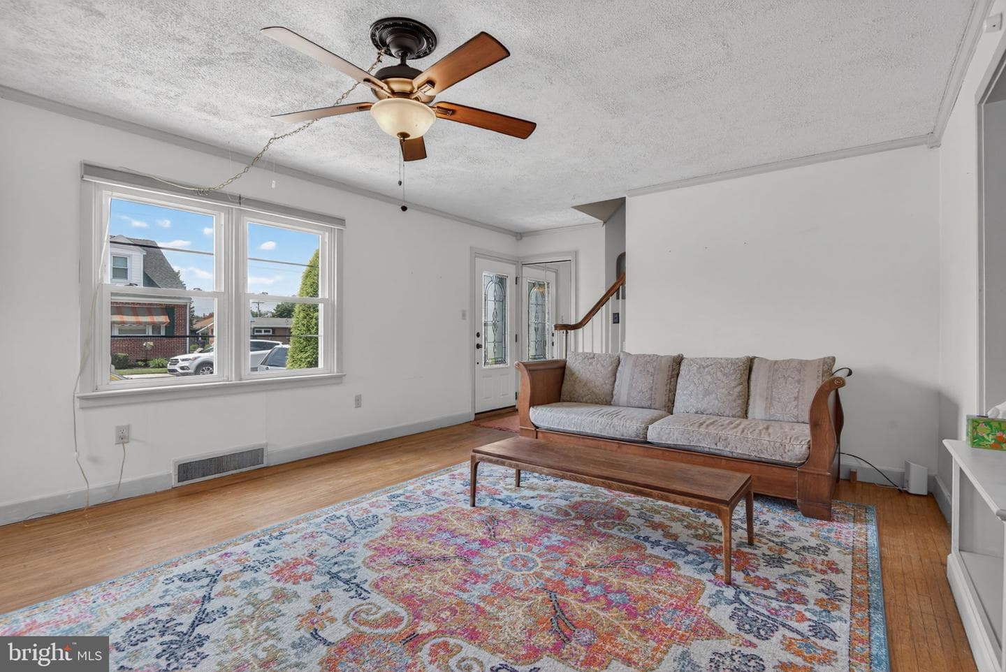 210 Stambach Street photo 6