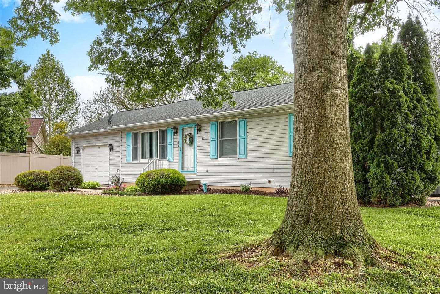 29 Hughes Drive photo 3