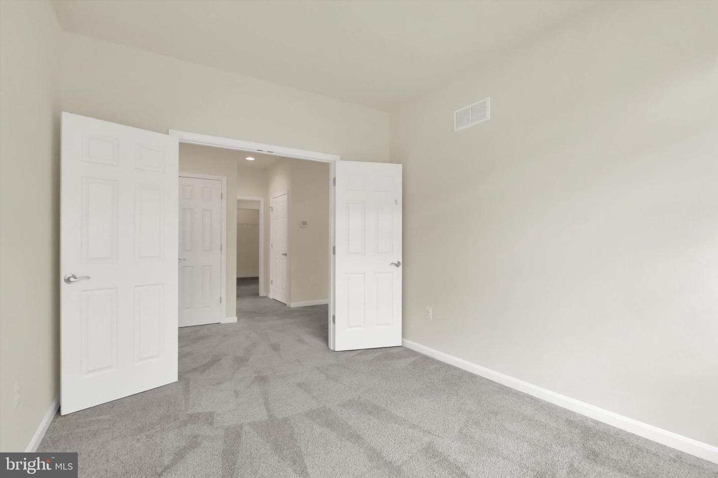 120 Woodhaven Drive photo 20