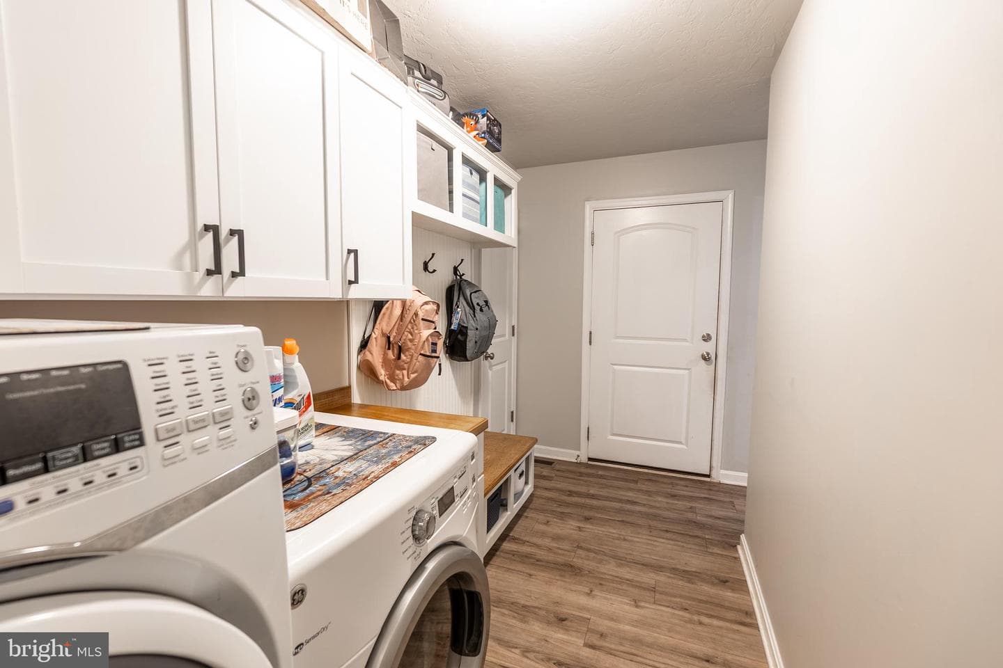 141 Oxford Boulevard photo 12