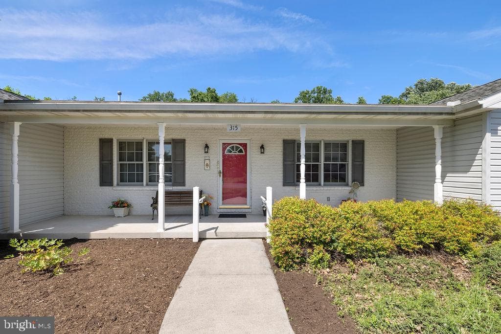 315 Friendship Lane photo 7