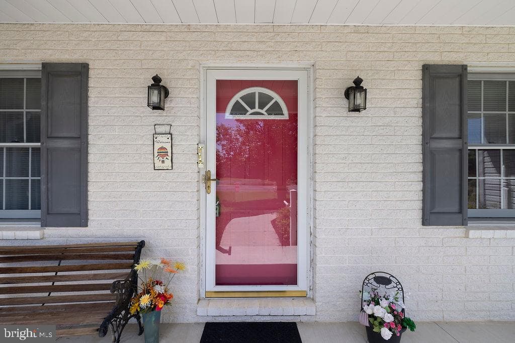315 Friendship Lane photo 8