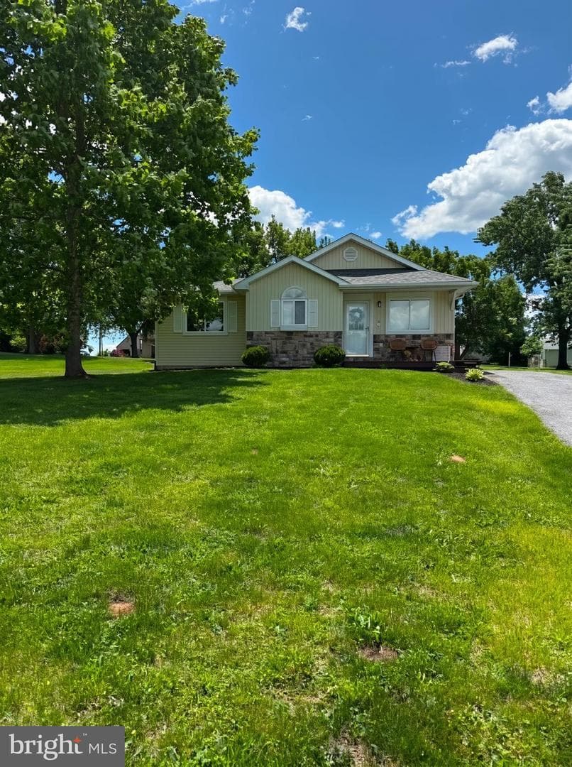 26 Pleasanton Drive, East Berlin
