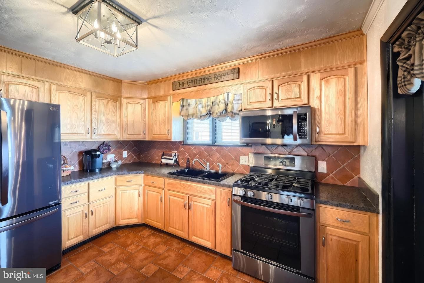 419 South photo 24