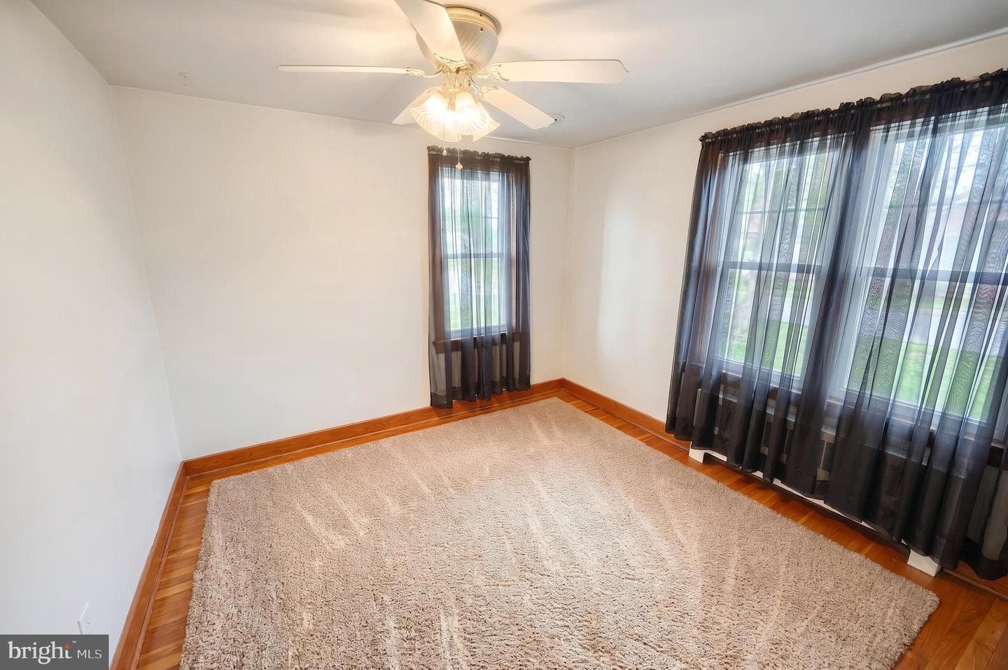 419 South photo 27