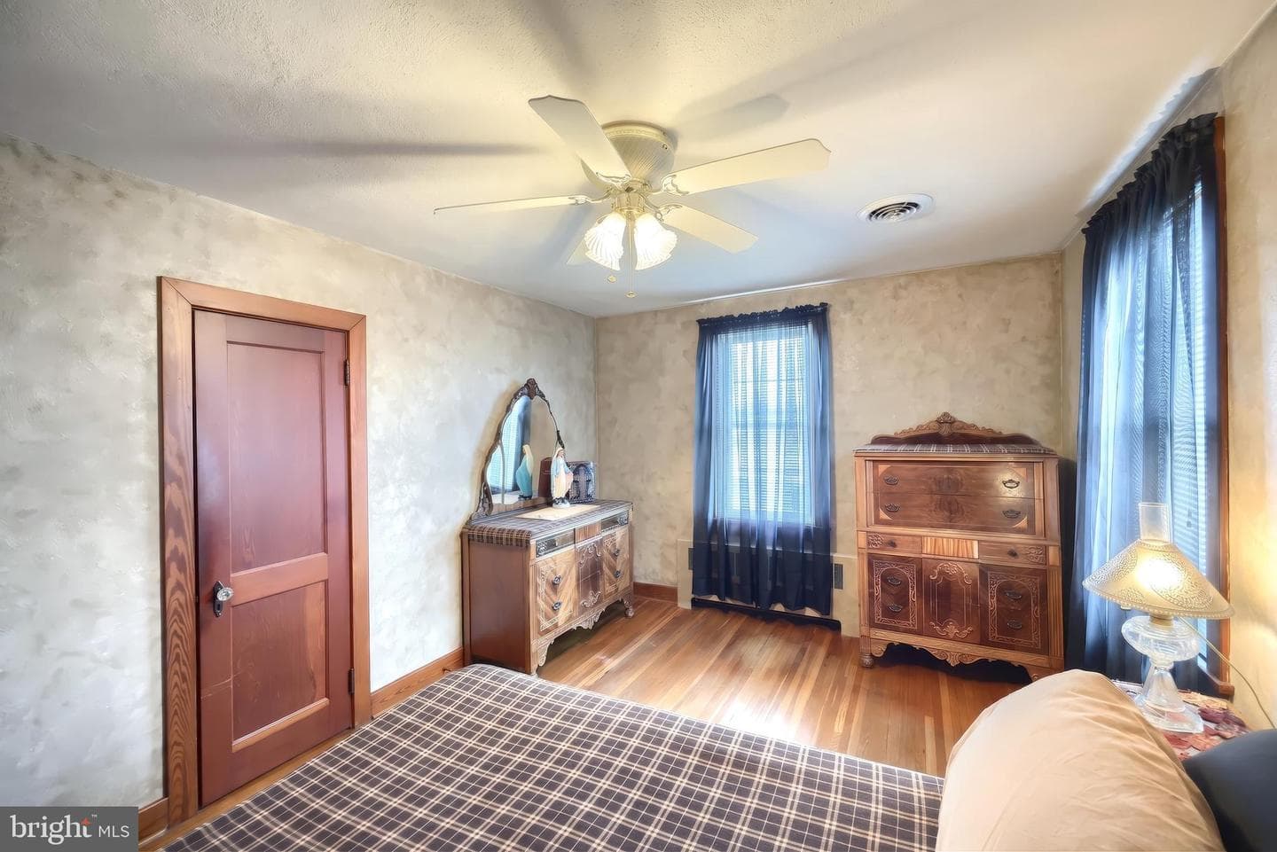 419 South photo 31