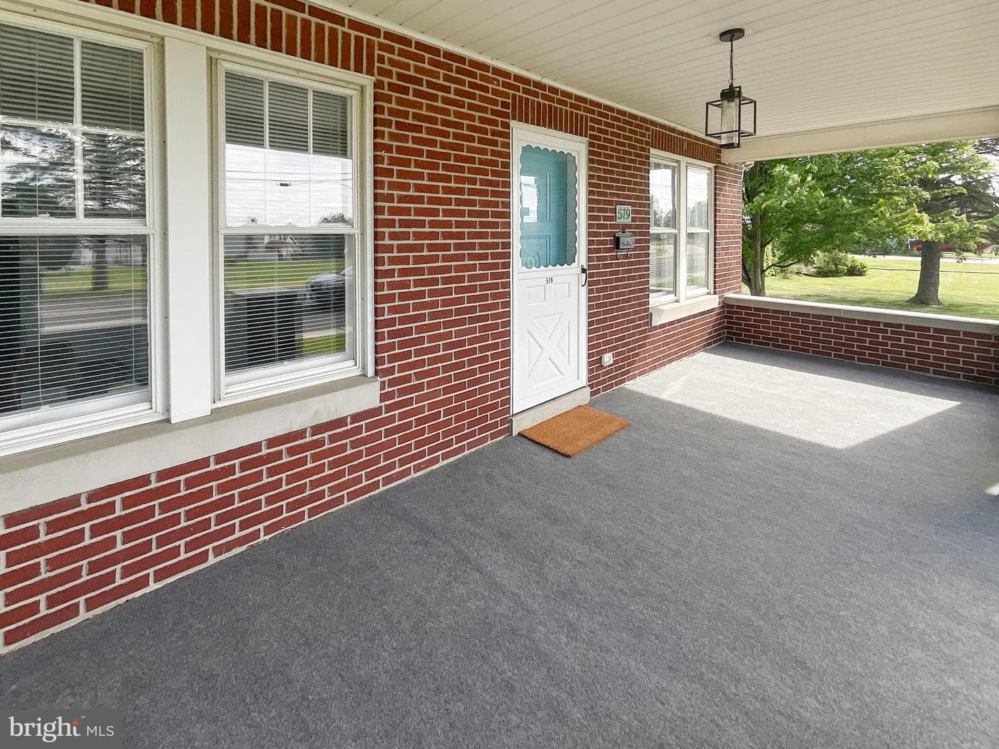 579 E King Street photo 3