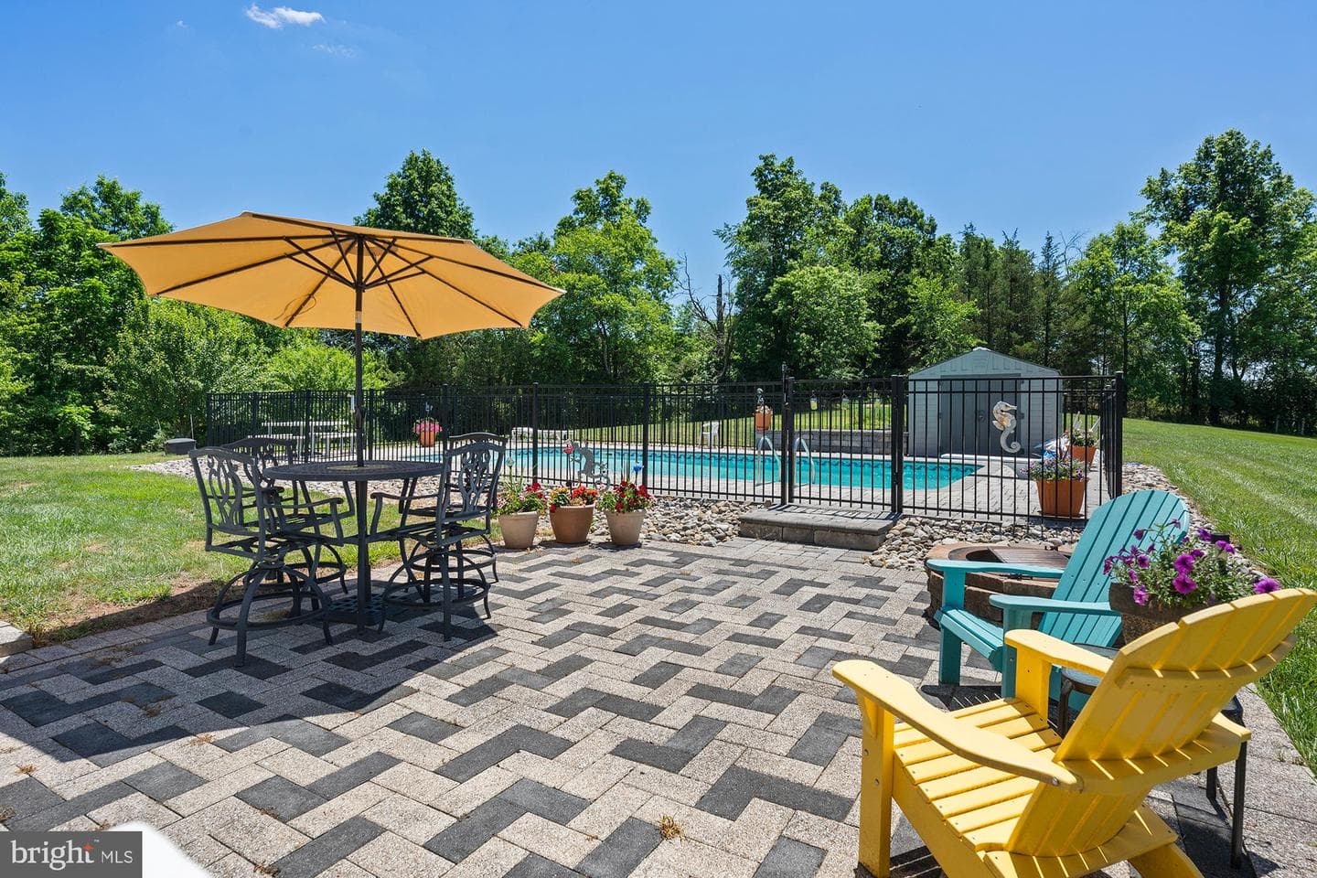 75 Saint Johns Road W photo 60