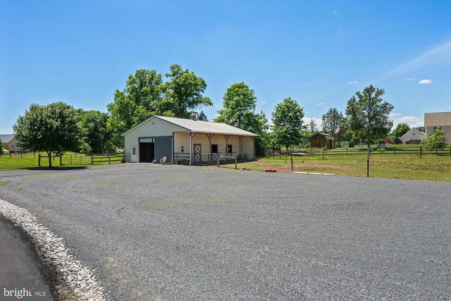 75 Saint Johns Road W photo 69