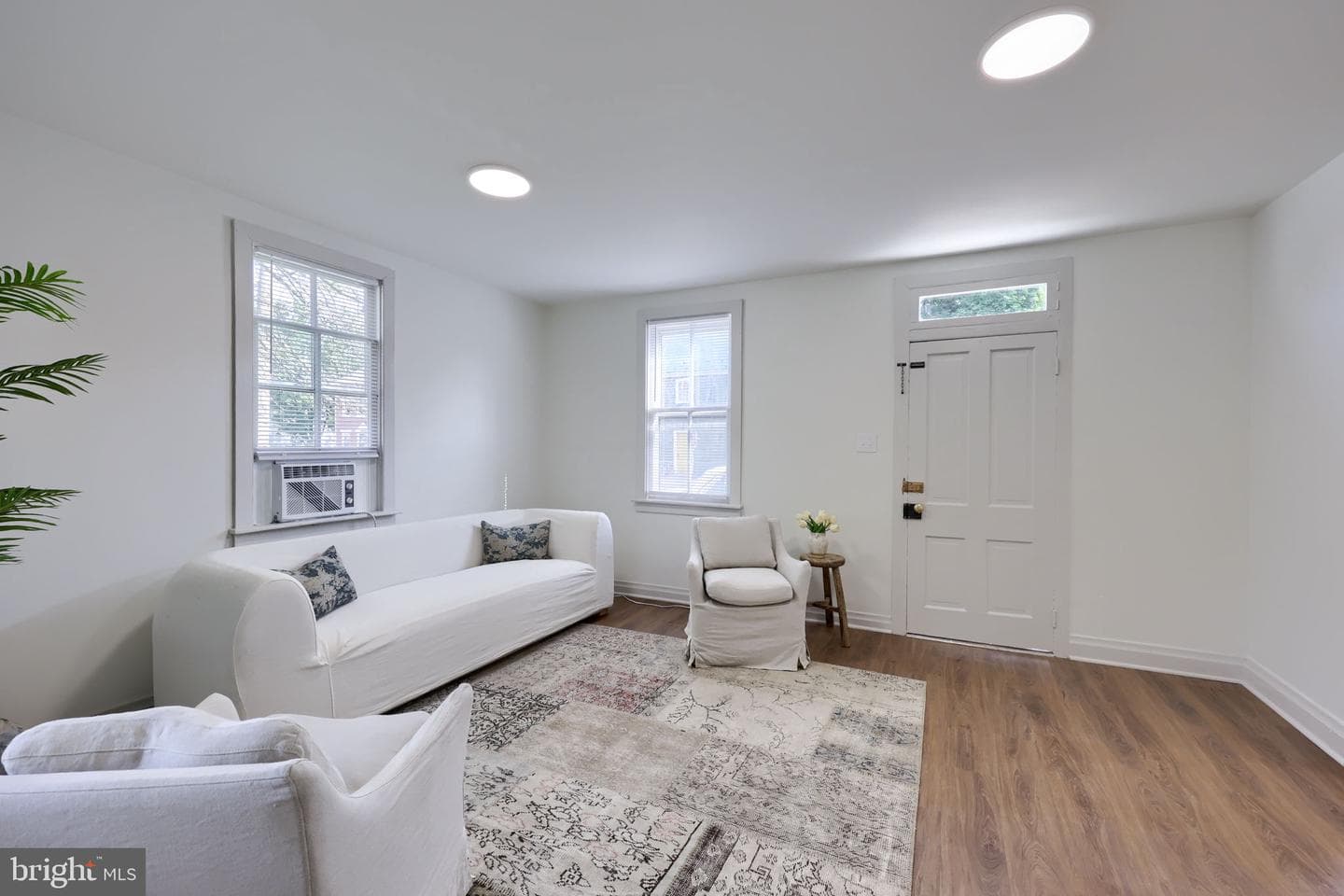 538-540 W King Street photo 11