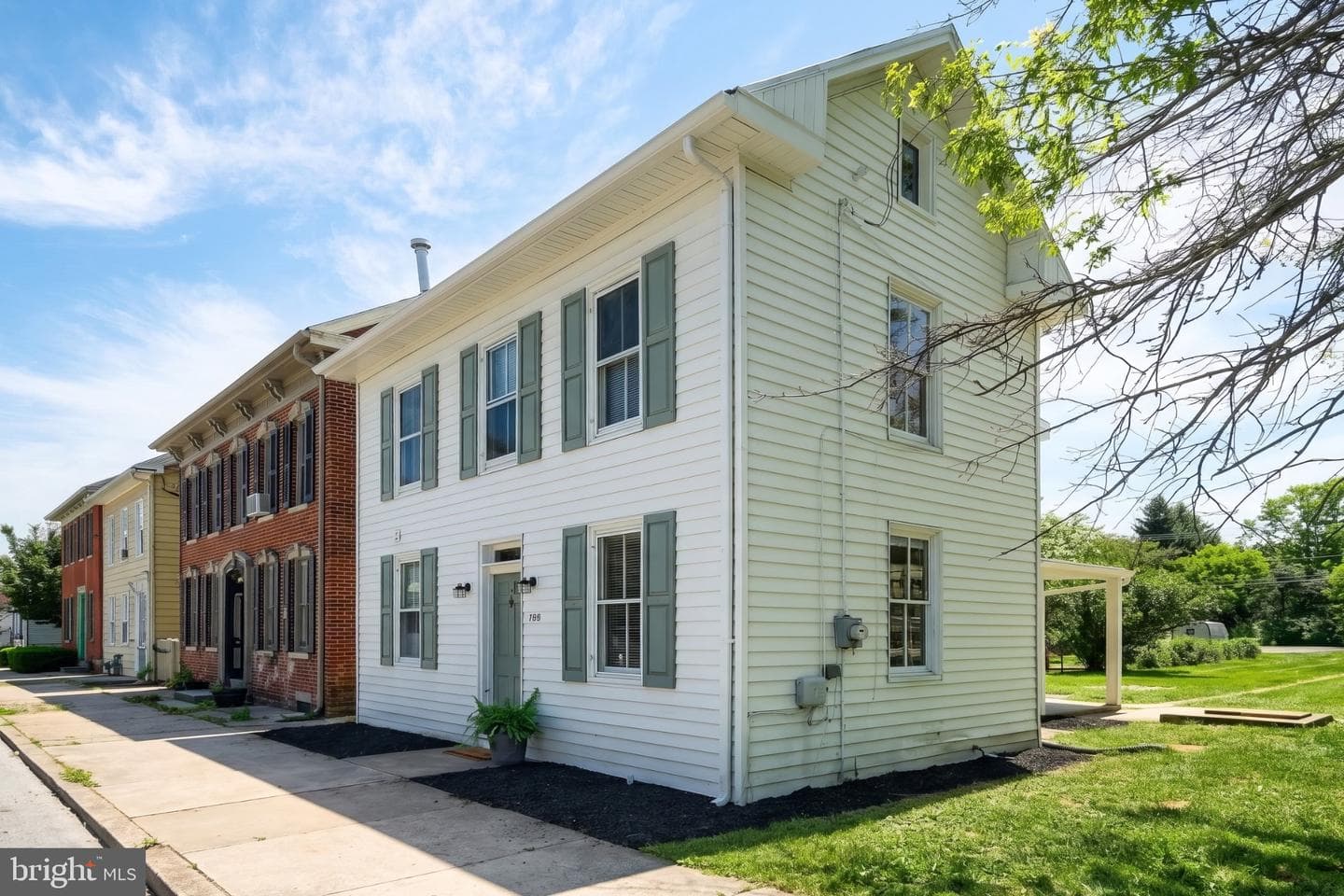 538-540 W King Street photo 3