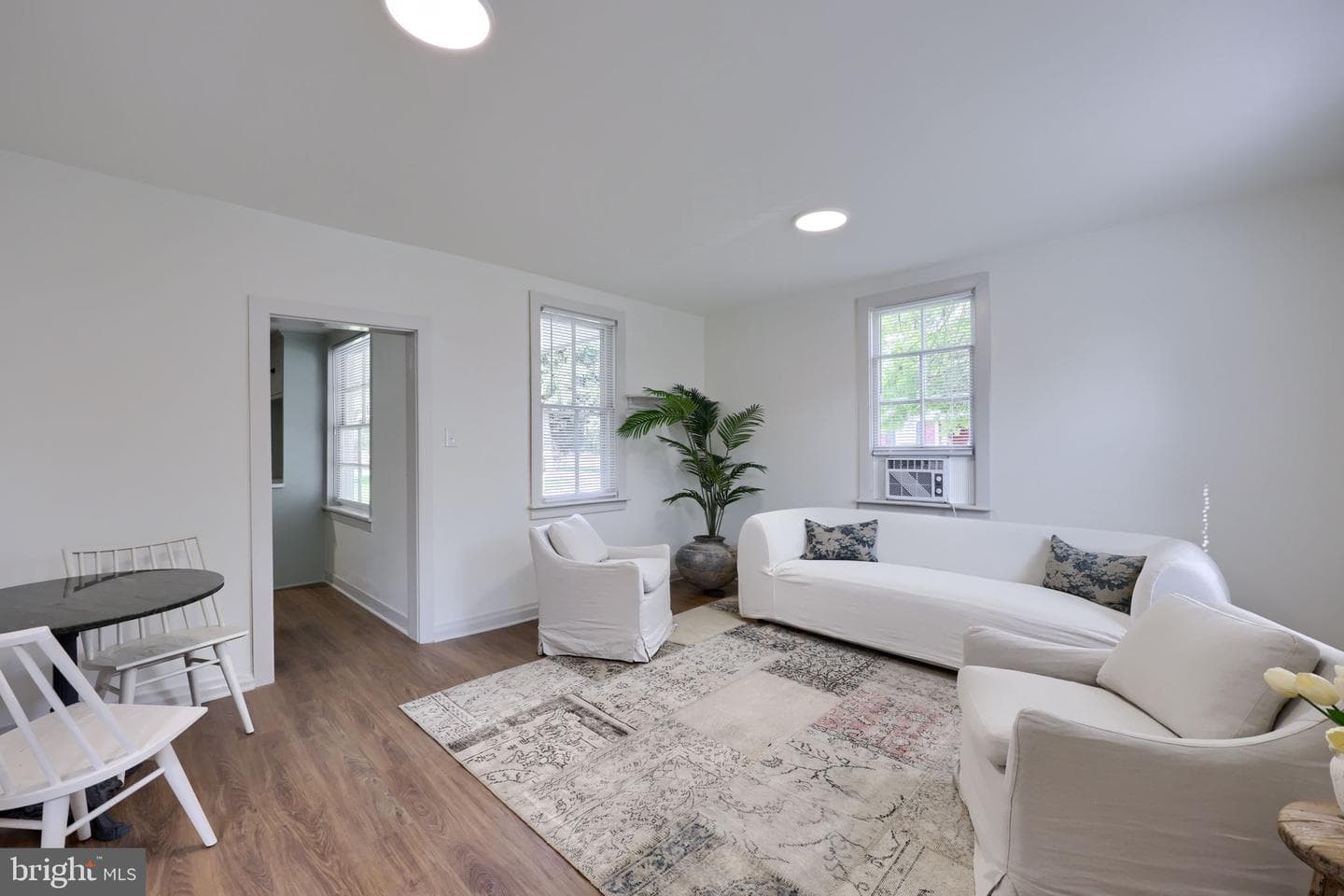 538-540 W King Street photo 8