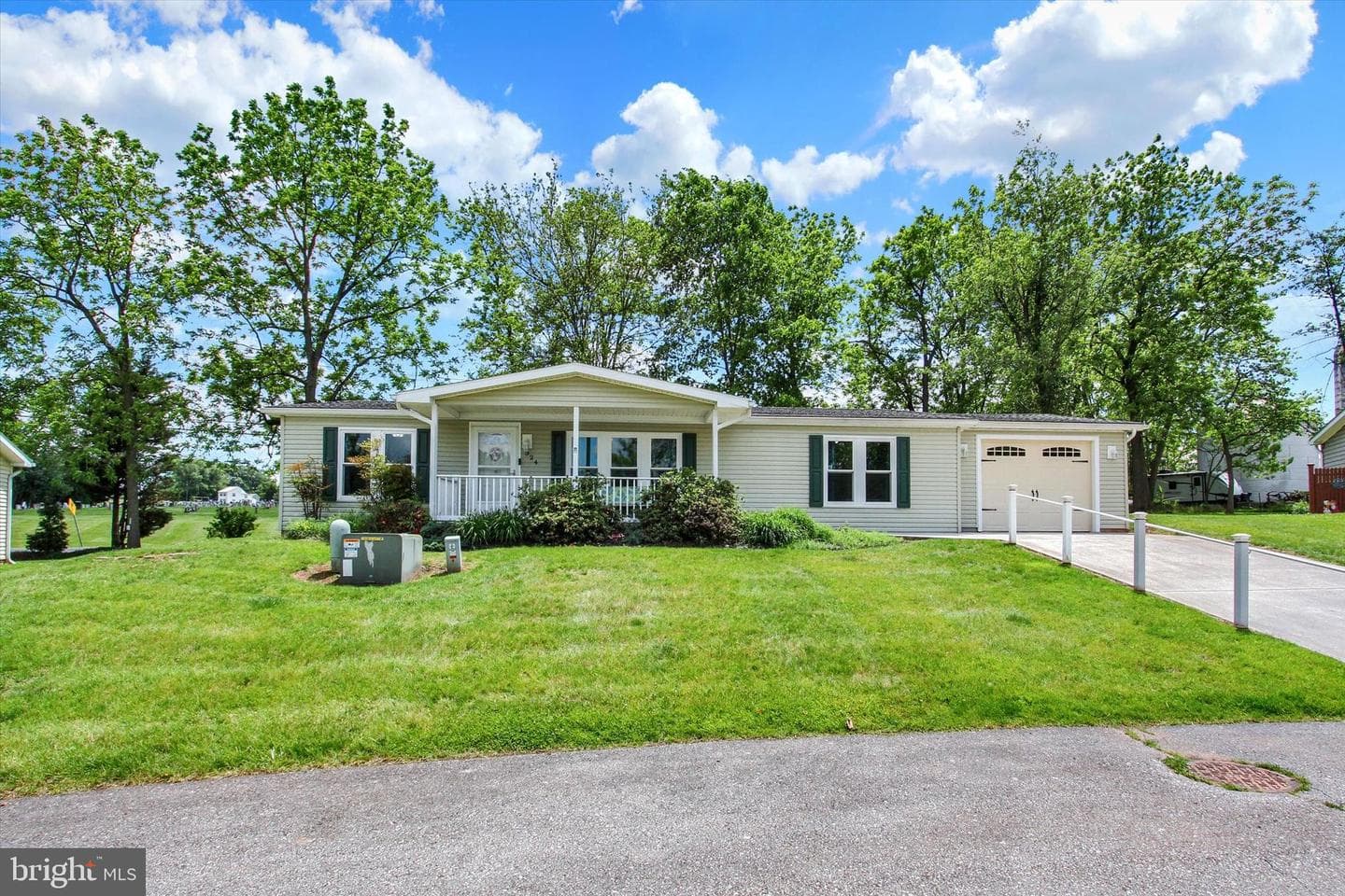324 Crystal Creek Crossing, Abbottstown