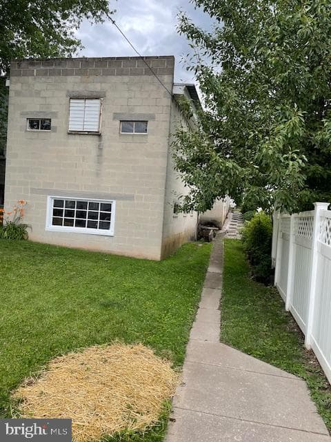 153 W King Street photo 12
