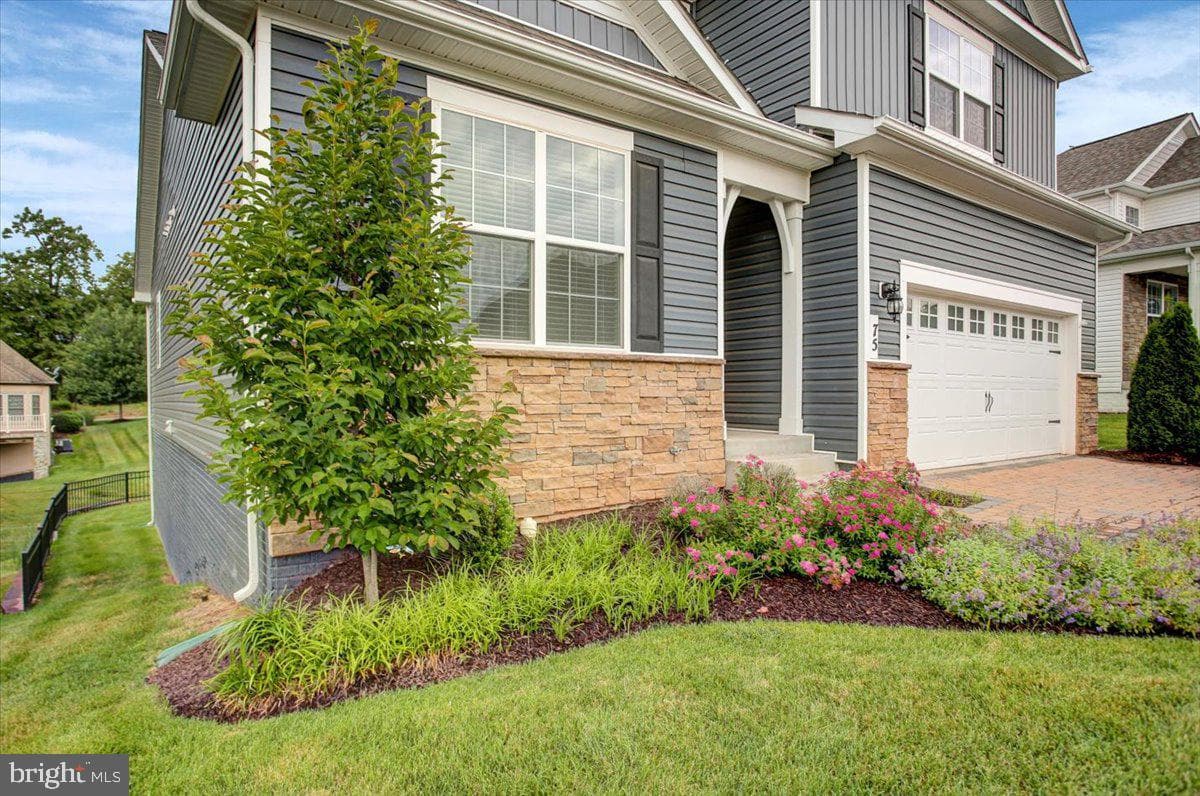 75 Garrison Falls Drive photo 9