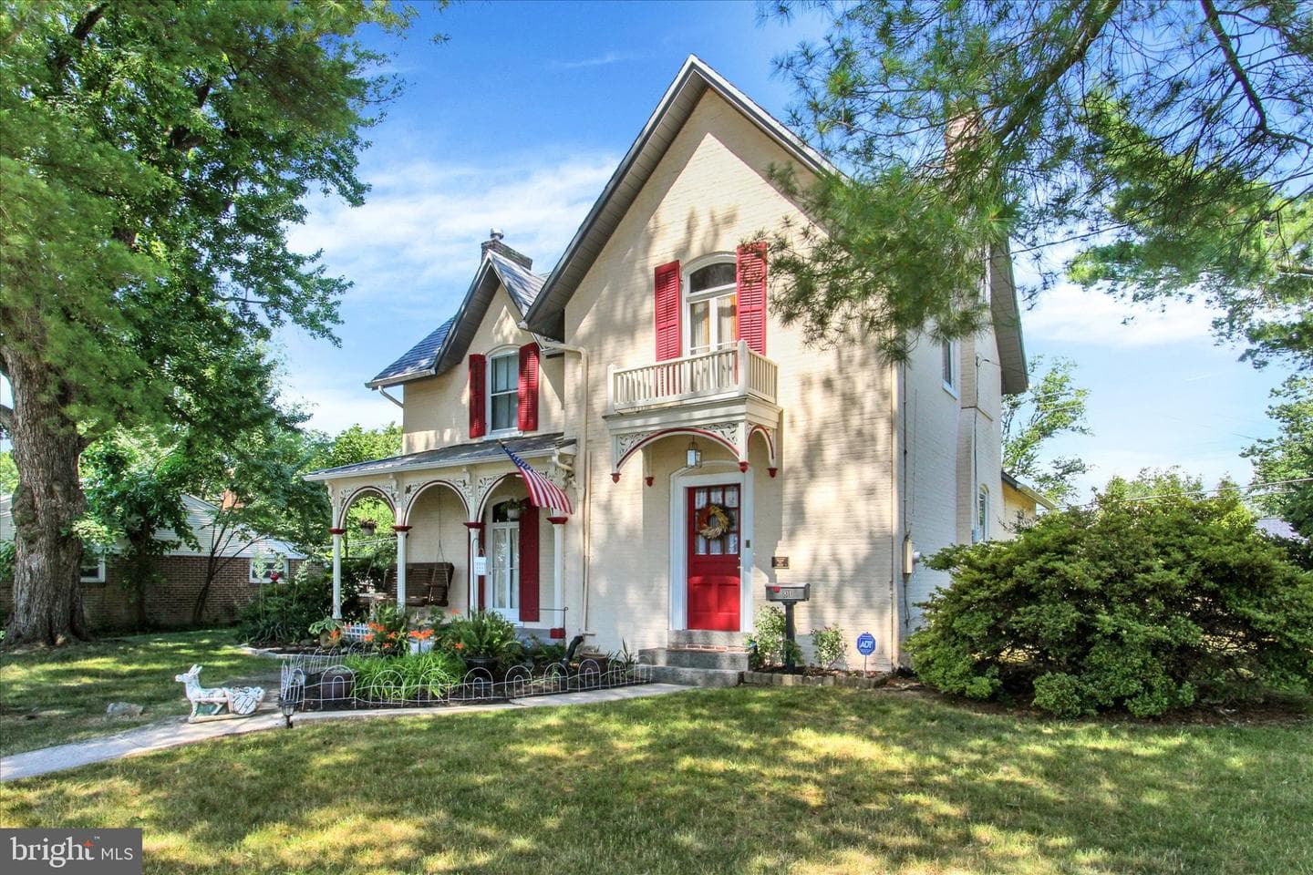 811 Johns Avenue photo 3