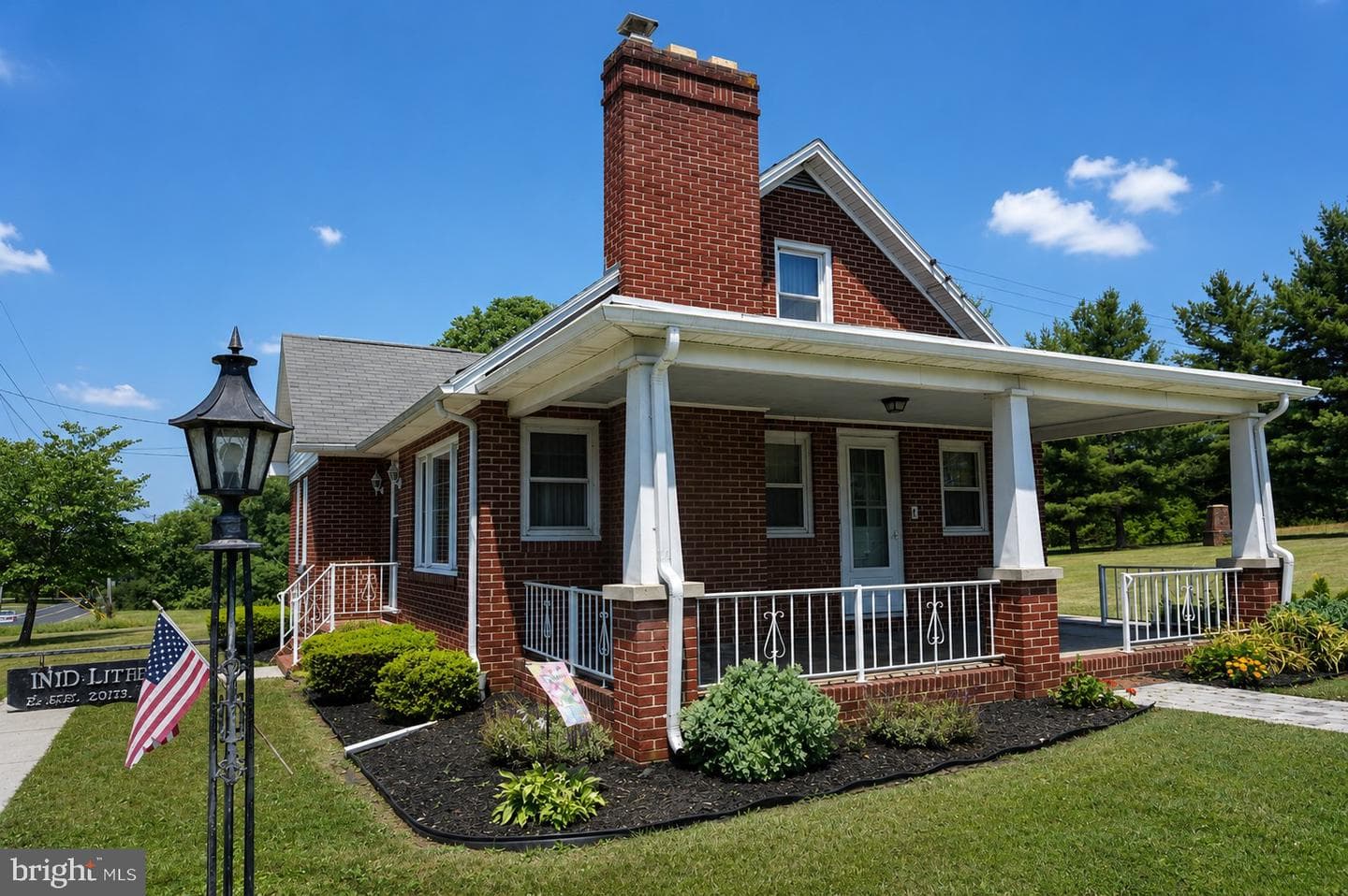 62 W Hanover Street photo 4