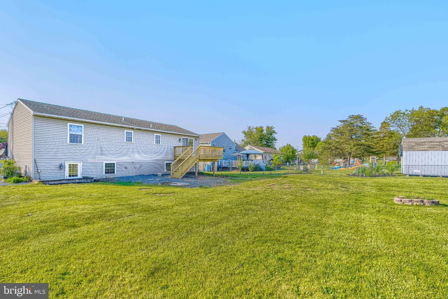 681 Grant Drive photo 4