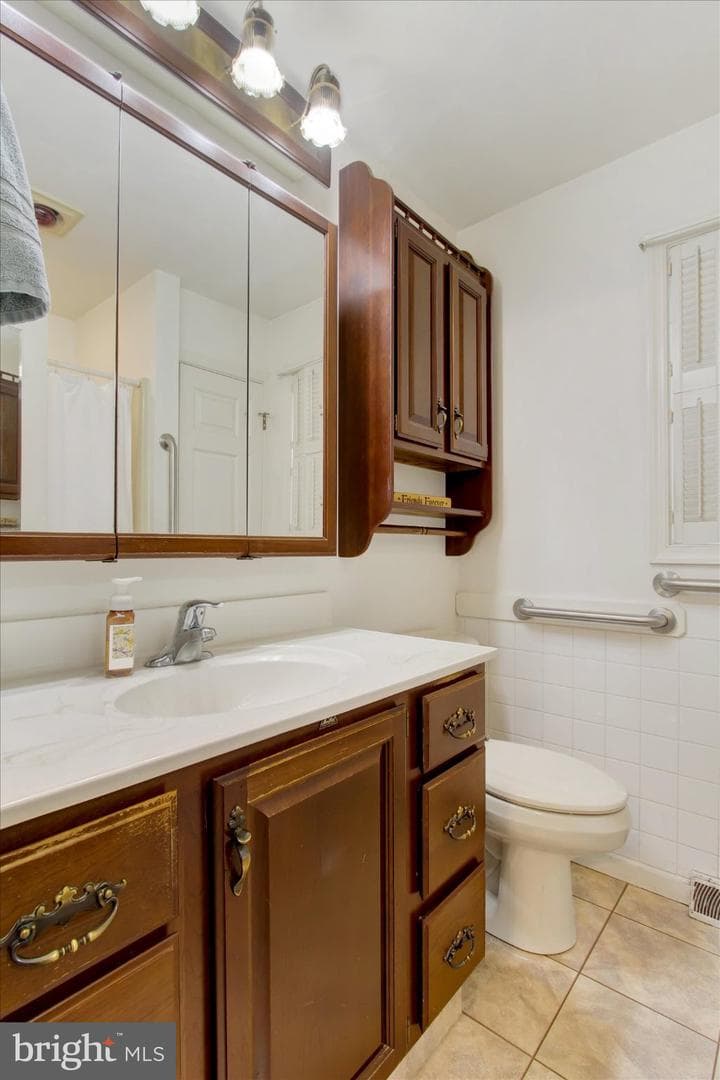 460 Baltimore Street photo 28