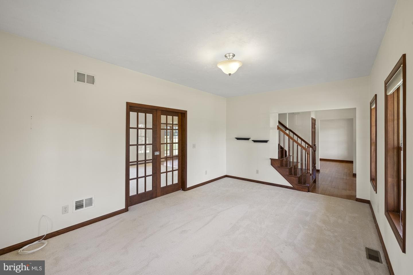 690 Grant Drive photo 26