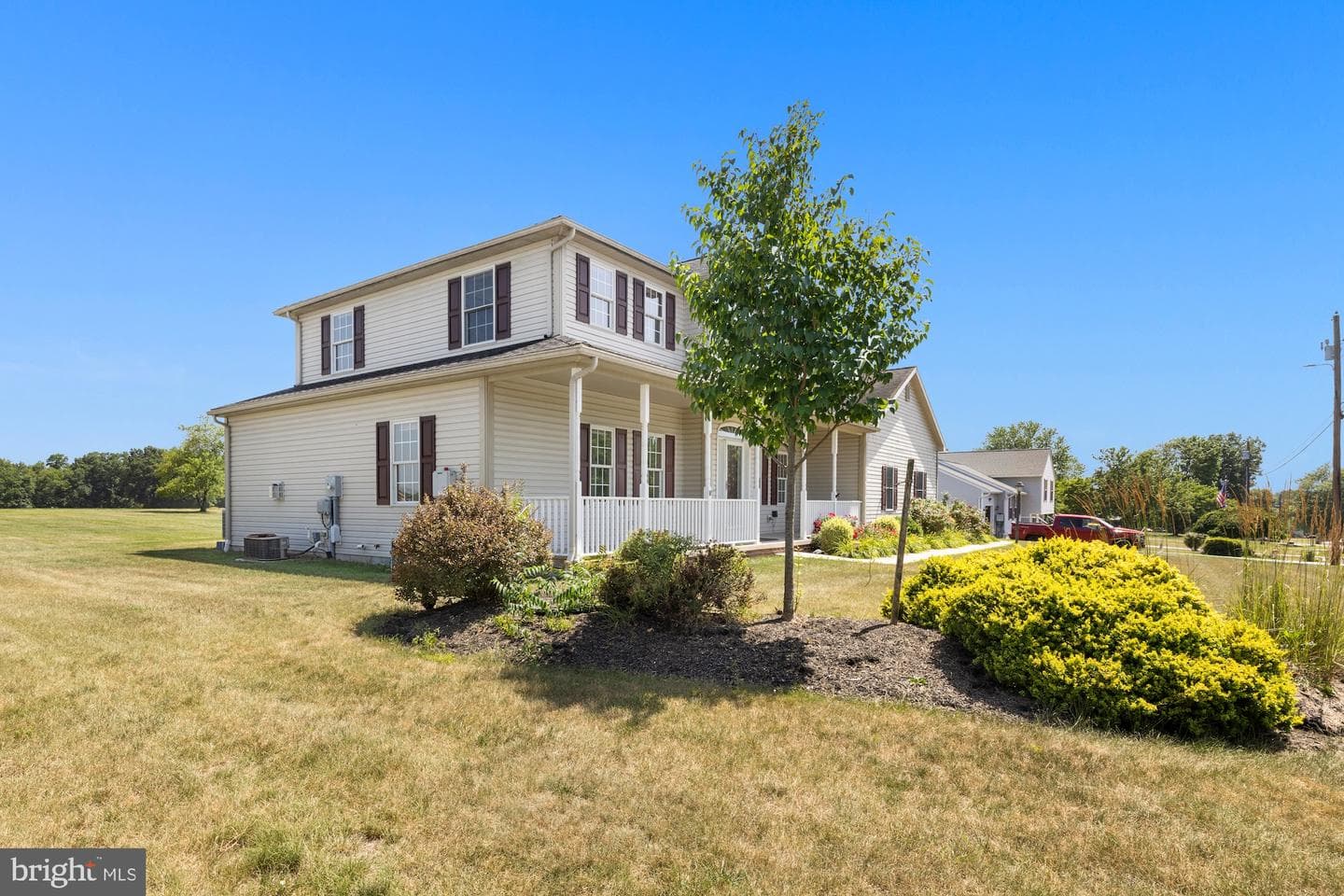 690 Grant Drive photo 3