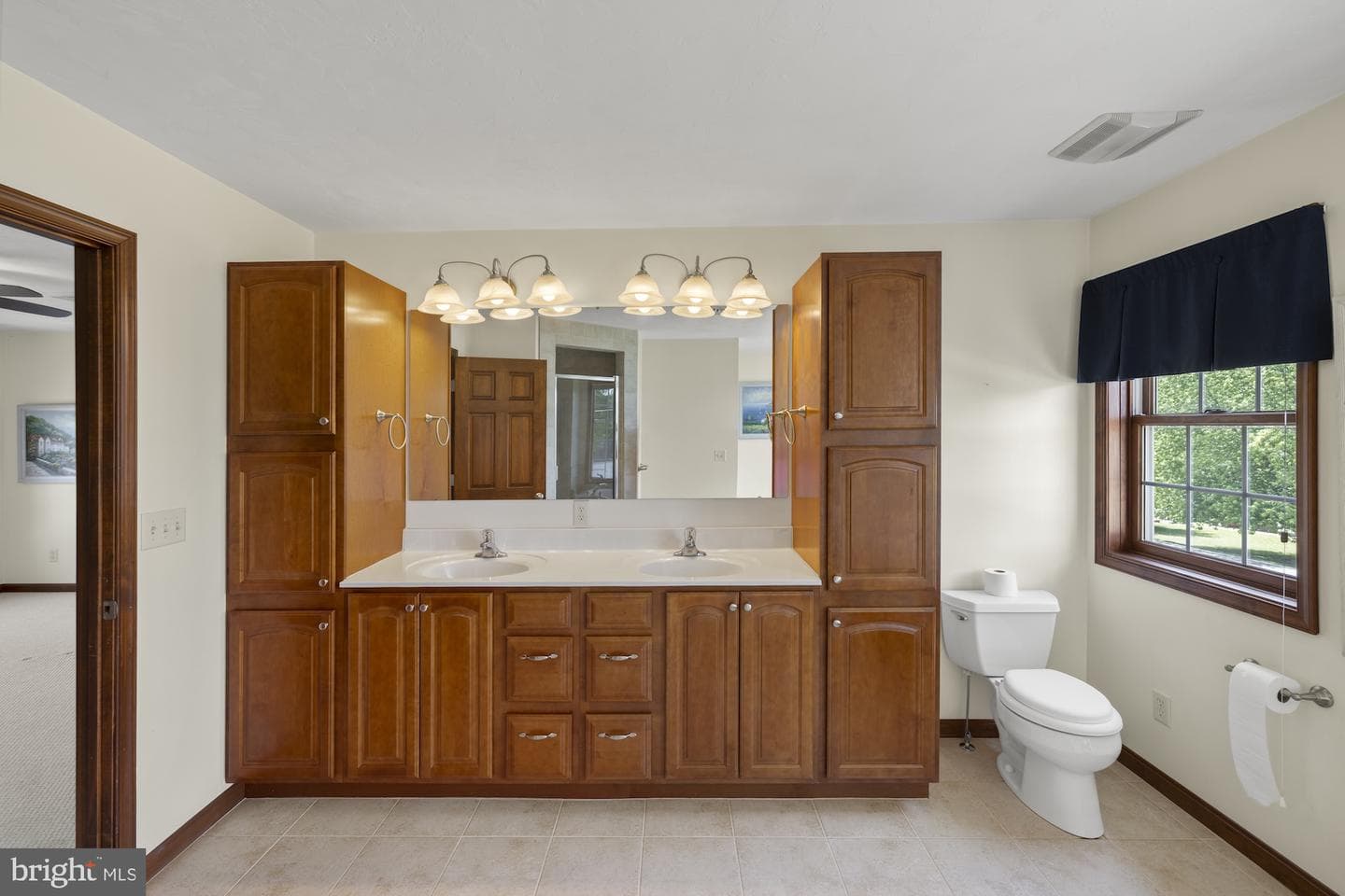 690 Grant Drive photo 34