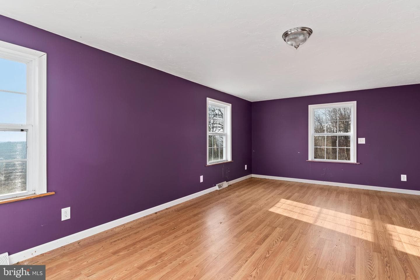 6335 Oxford Road photo 32