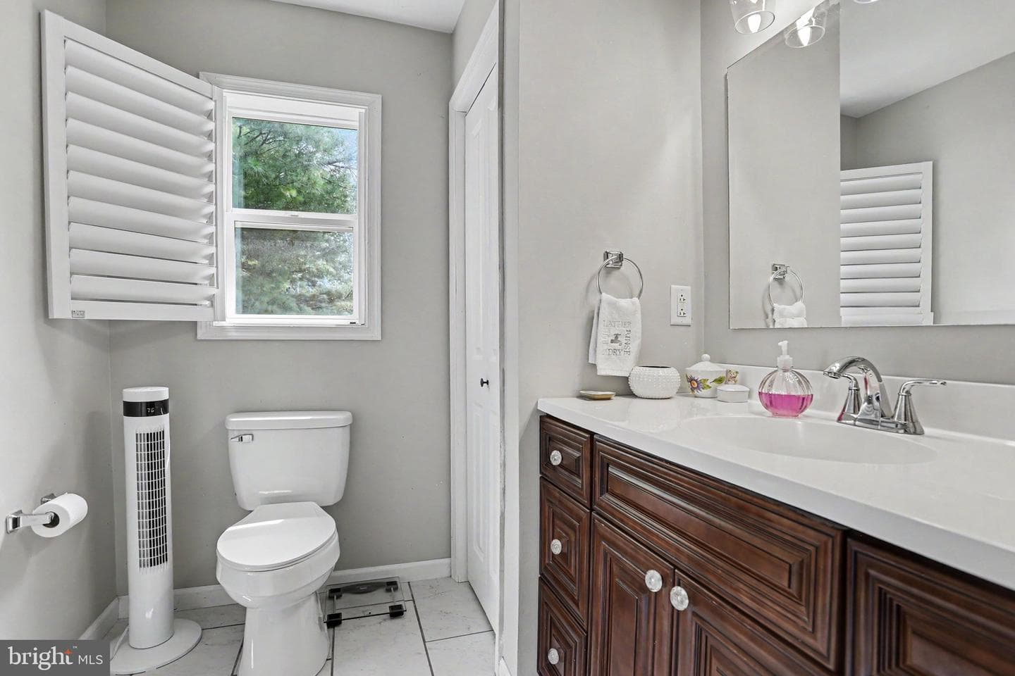 301 W Myrtle Street photo 17