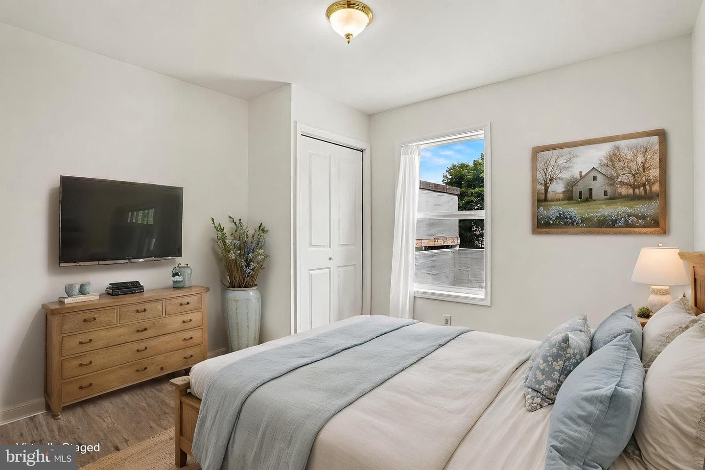 301 W Myrtle Street photo 19