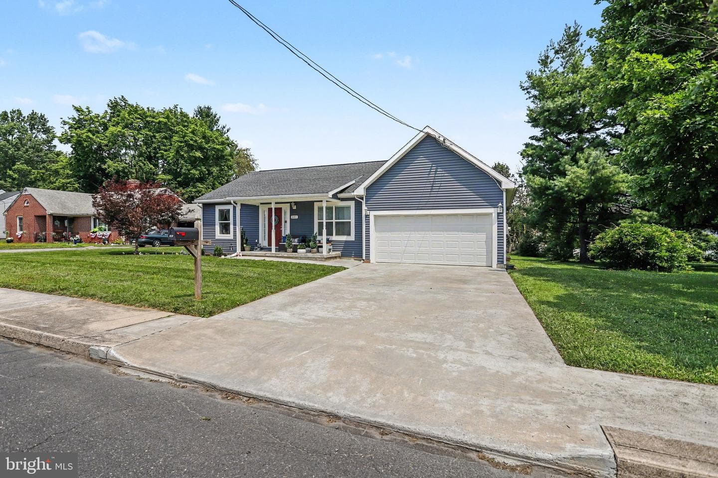 301 W Myrtle Street photo 3