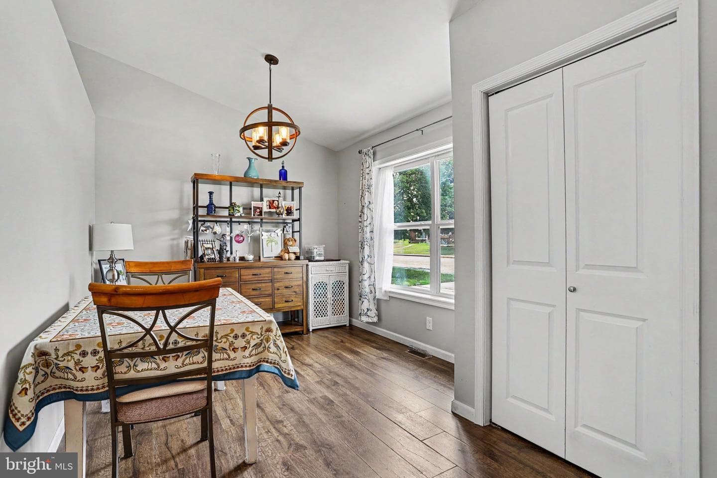 301 W Myrtle Street photo 6