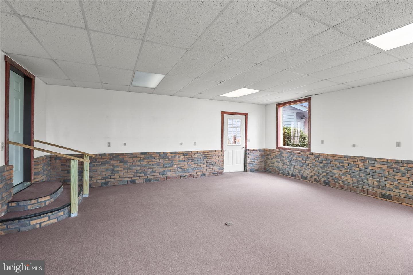 5285 Oxford Road photo 18
