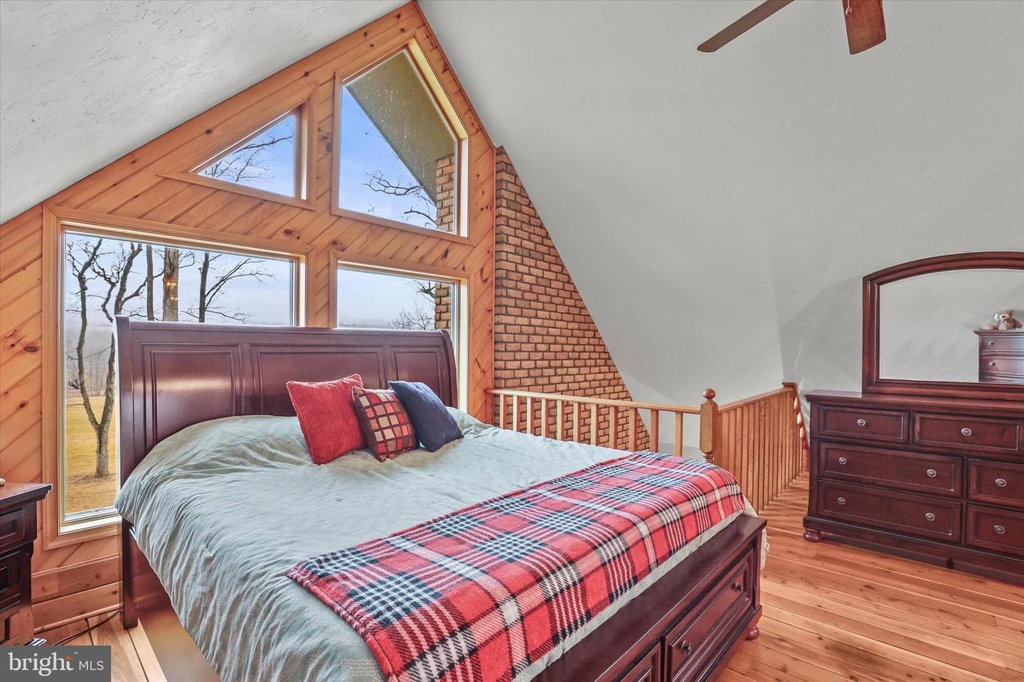 5285 Oxford Road photo 24