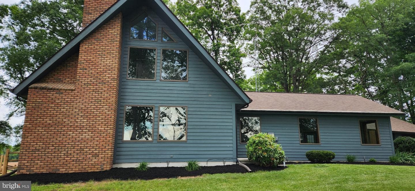5285 Oxford Road photo 4
