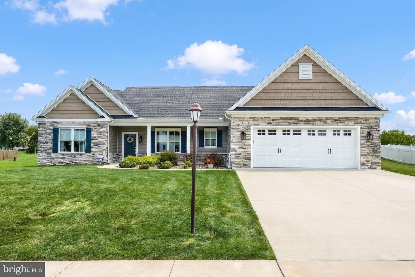 15 Onyx Road photo 2