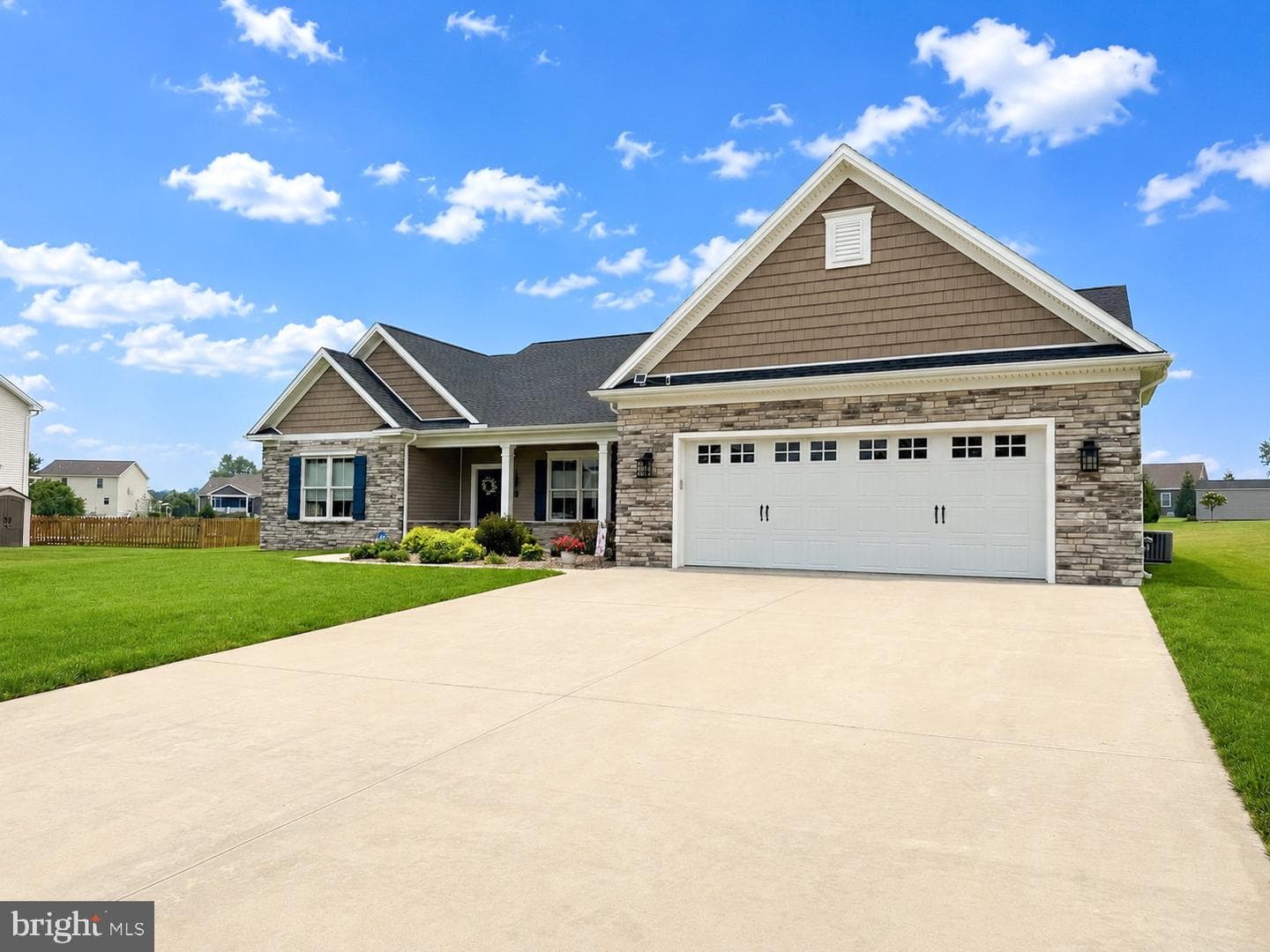 15 Onyx Road photo 3