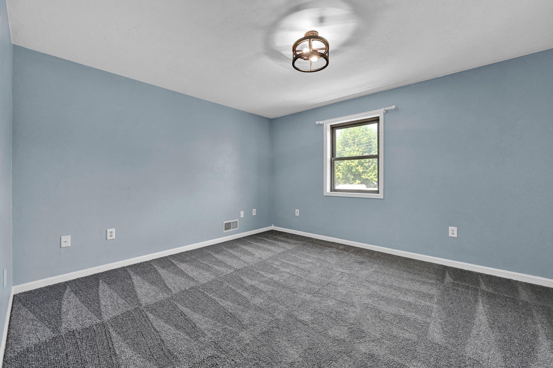 31 Seneca Drive photo 21