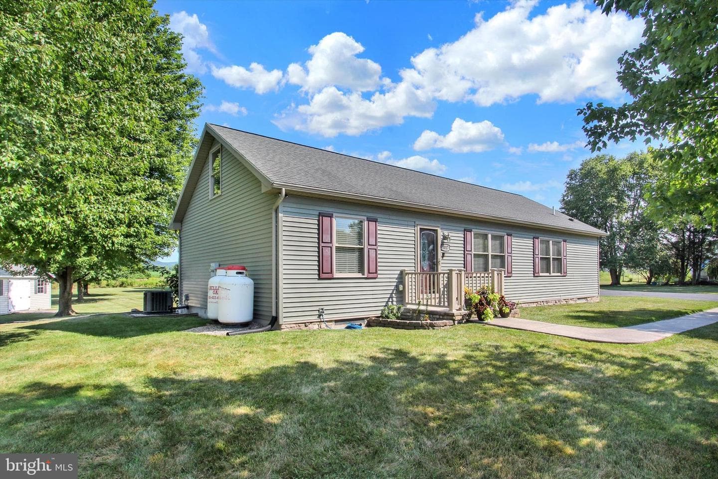 1017 Railroad Lane photo 3