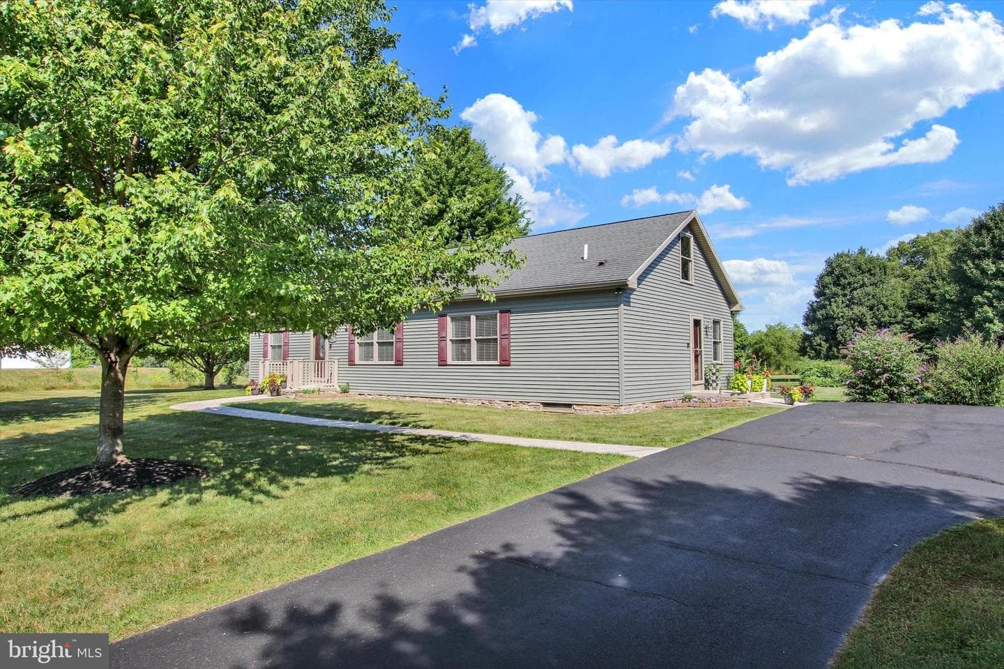 1017 Railroad Lane photo 4