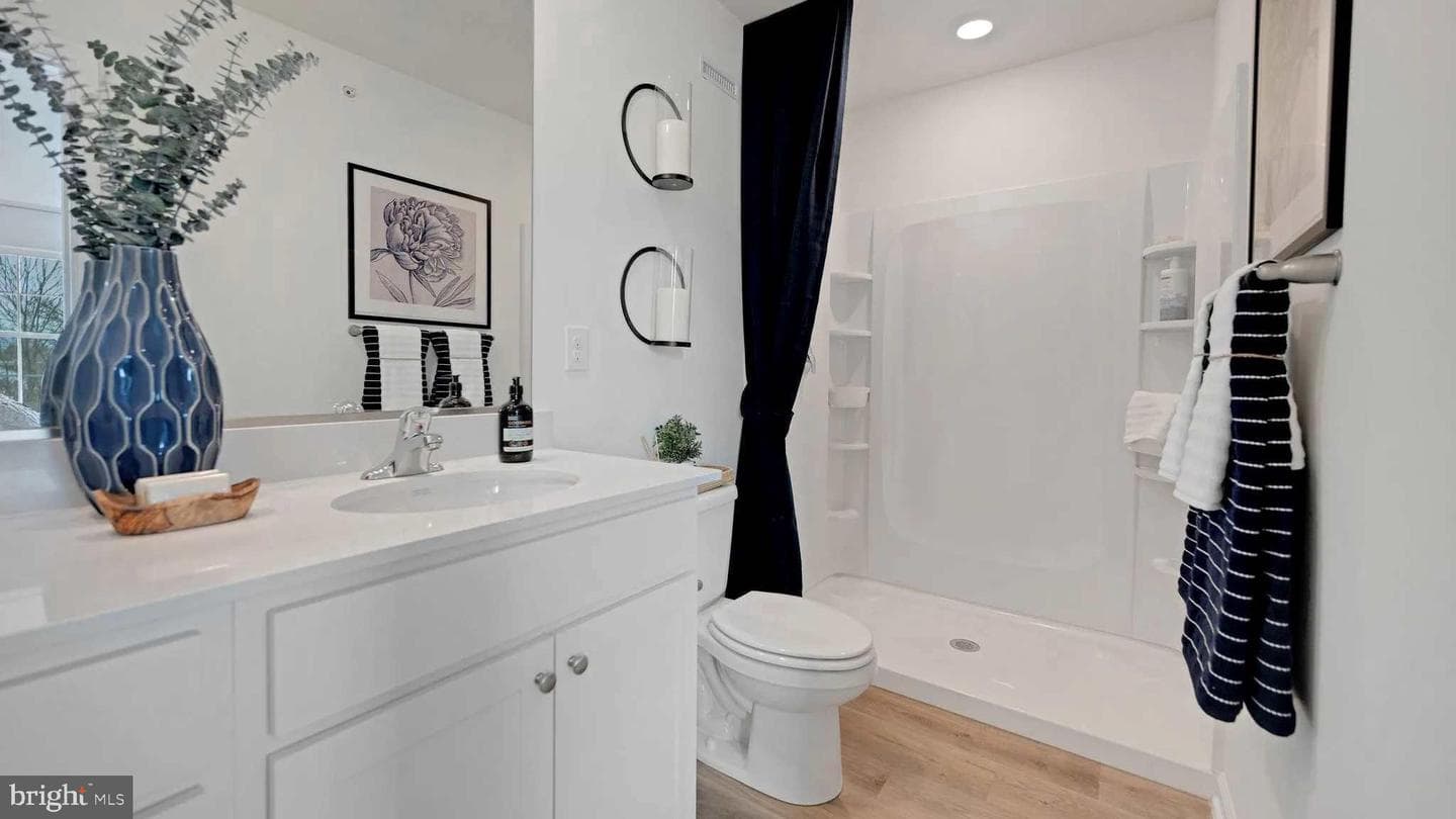 56 Cambridge Court photo 3