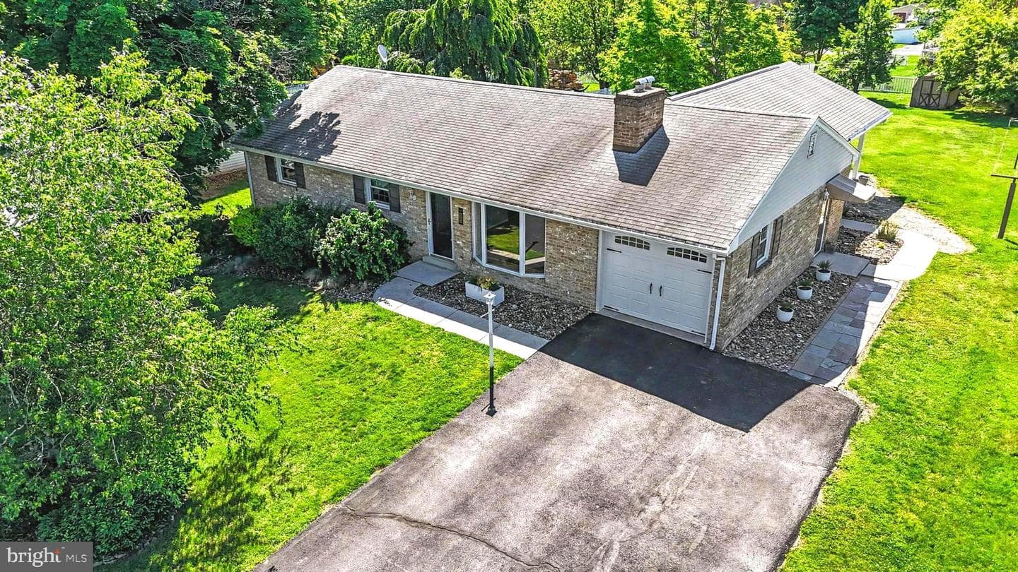 13 Ewell Drive photo 1