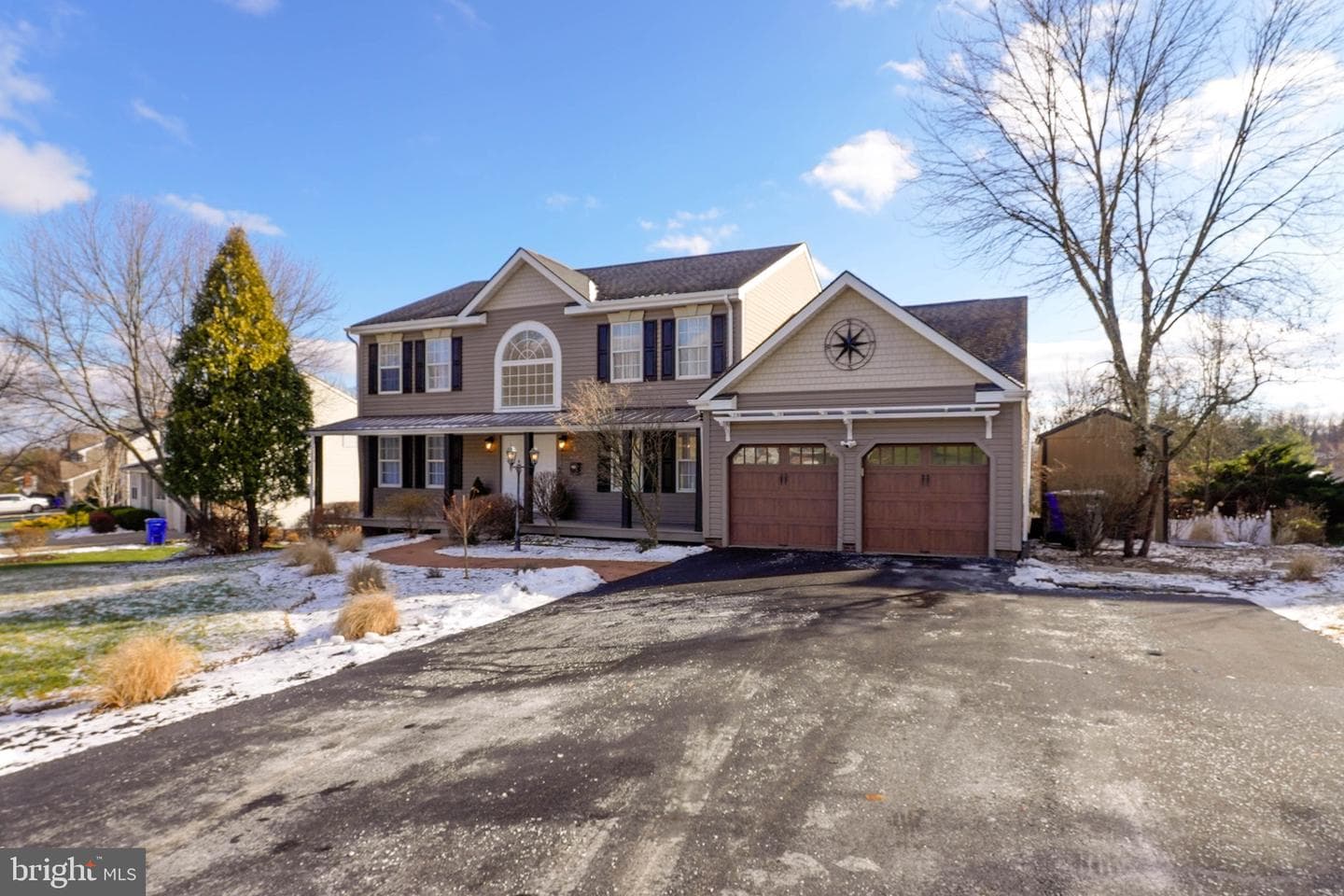 1233 Woodhill Drive photo 2