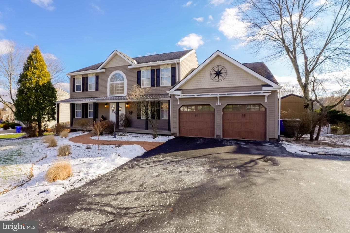 1233 Woodhill Drive photo 3