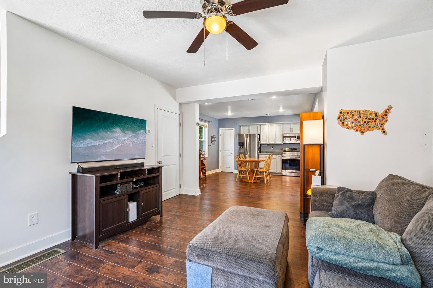 3022 Harcum Way photo 9