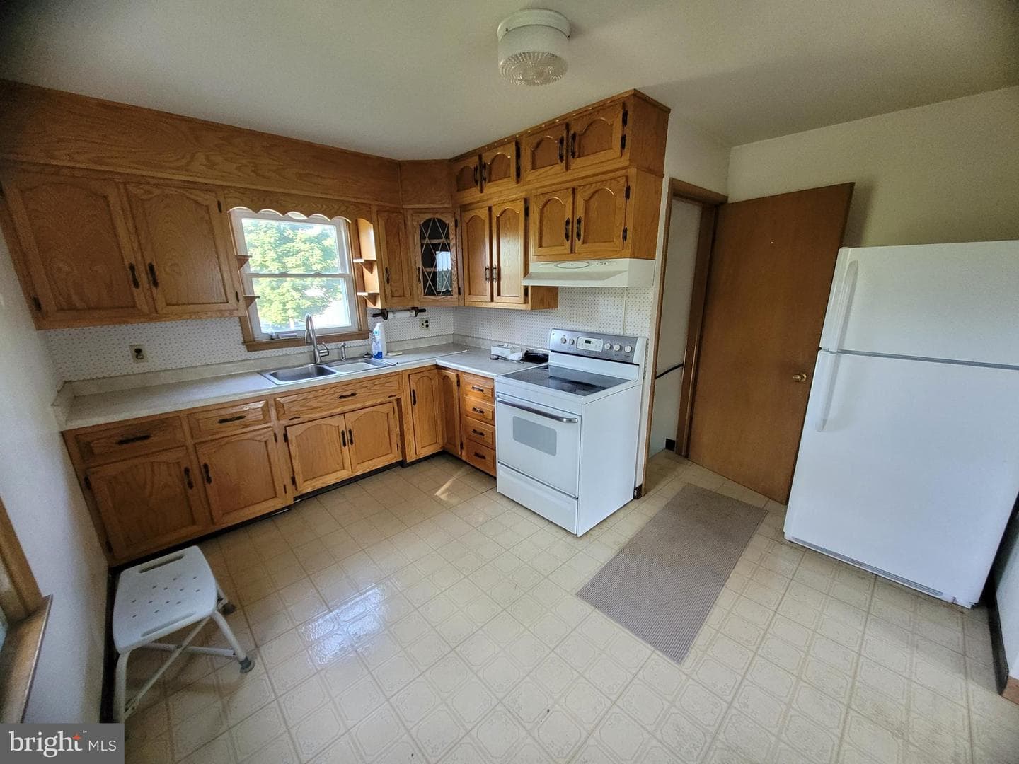 155 Hyndman Rd photo 11