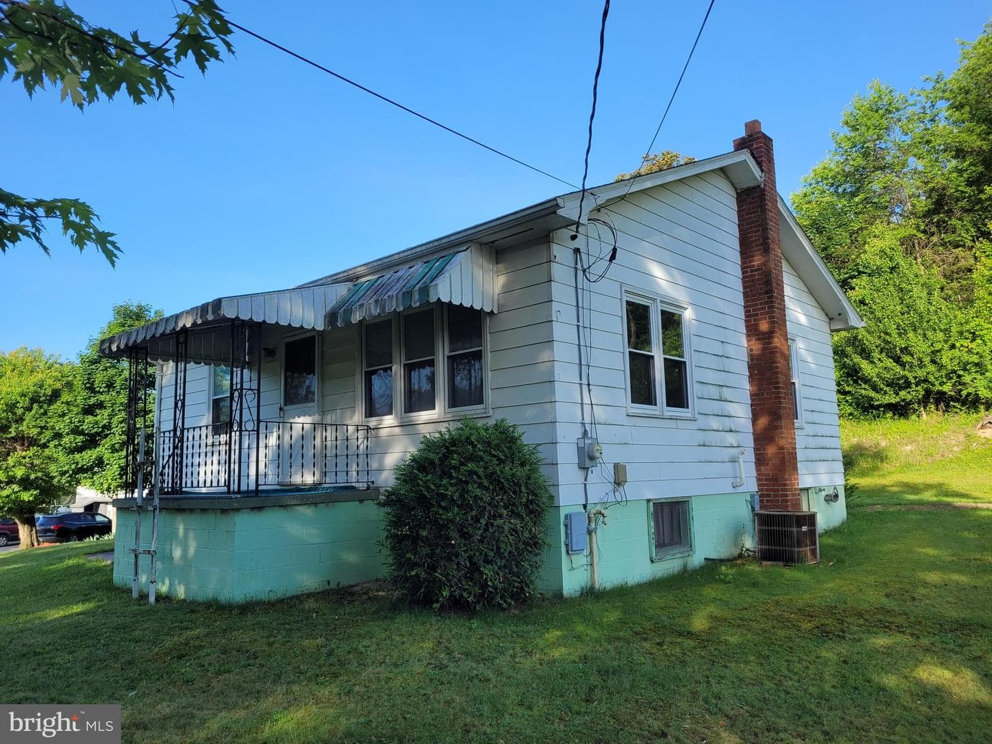 155 Hyndman Rd photo 2
